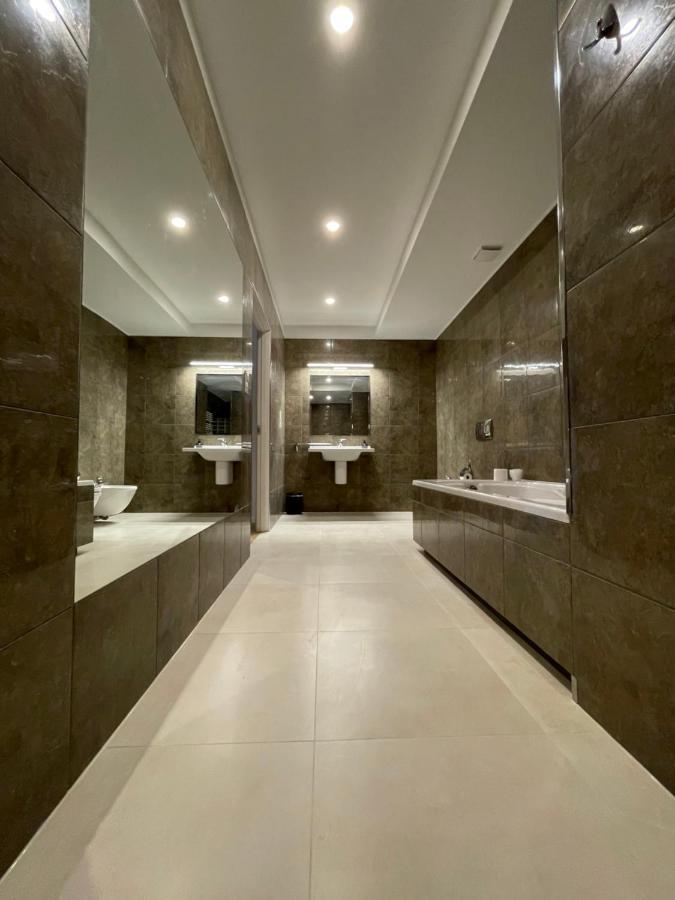 Boutique Apartments - Old Town 120M2 - Private Underground Parking - Wroclaw Luaran gambar